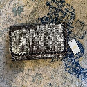 NWT Urban Expressions Gold Joy Metallic Clutch with Removable Gold Chain Strap